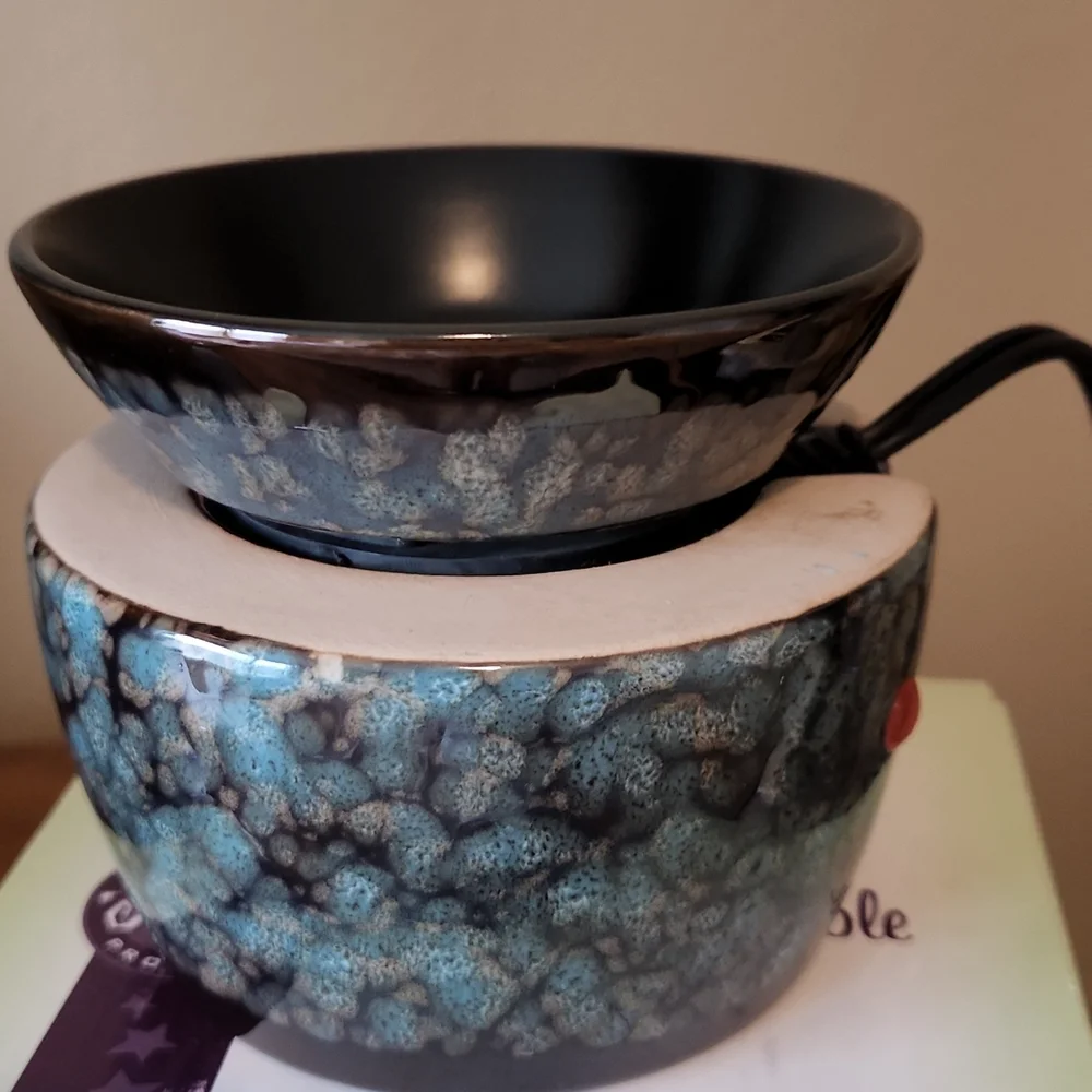 NIB SCENTSY Element Warmer - Picture 3 of 6